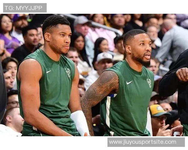 老友重聚利拉德与字母哥兄弟情深热聊共叙昔日辉煌时光